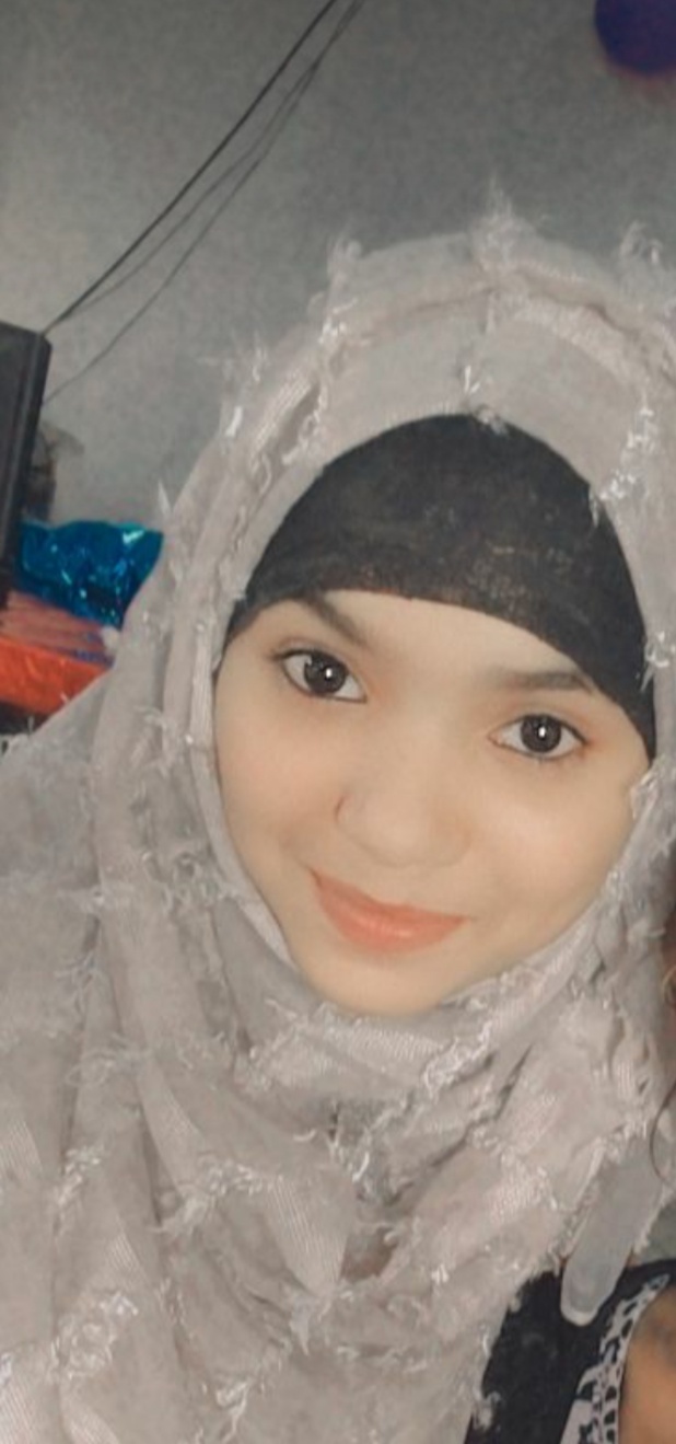 DHANBAD: गाड़ी मिस्त्री की बेटी बनी इंटर में थर्ड डिस्ट्रिक्ट टॉपर, लक्ष्य है सीए बनना 