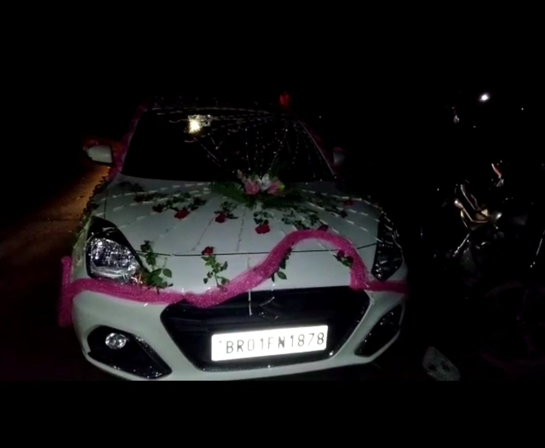 नाव पर सवार बाराती स्कॉर्पियो गंगा नदी  में पलटी, 6 लोग सुरक्षित, दो लापता 