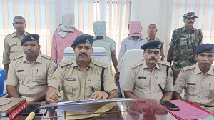 क्रशर पर बमबारी और लूटपाट करने वाले 3 अपराधी गिरफ्तार, 2 अब भी फरार  