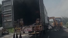 MOTIHARI: ट्रक और कंटेनर में जोरदार टक्कर, दो की मौके पर मौ'त