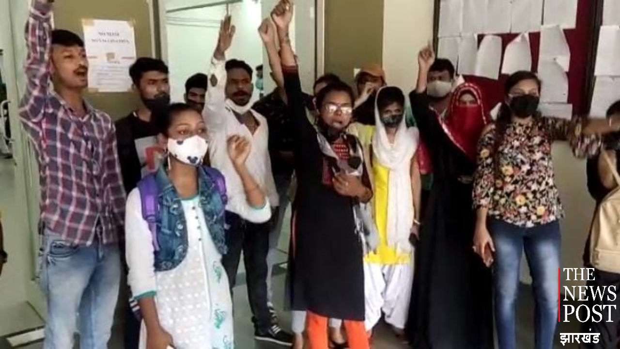 ग्रेजुएट कॉलेज में वर्कर्स कॉलेज के विद्यार्थियों ने  क्यों किया हंगामा , पढ़े पूरी खबर