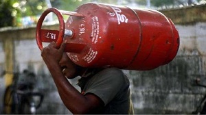 घरेलू LPG की कीमतों में 50 रुपए की वृद्धि, कीमत 1110 रुपए के पार