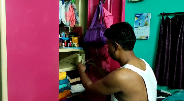 टाटा स्टीलकर्मी के घर 15 लाख की चोरी, चहारदीवारी फांदकर घर में दाखिल हुए थे चोर