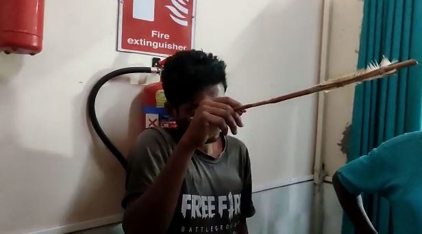 जंगली जानवर का शिकार करने गए युवक को ही लगा तीर, पहुंचा अस्पताल