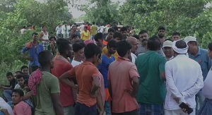 देर शाम जब नहीं लौटे घर तो खोज हुई शुरू, दूसरे दिन गांव के चारों बच्चो का शव खेत में जमा बाढ़ के पानी में मिला