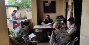 CHAIBASA: पर्व-त्योहार को लेकर विभिन्न थाना प्रभारियों के साथ एसडीपीओ ने की बैठक, शांति बहाल रखने की ताकीद