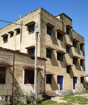 दस साल पहले एक करोड़ से बना सरकारी अस्पताल अब तक हैंड ओवर नहीं किया गया, जानिये क्यों