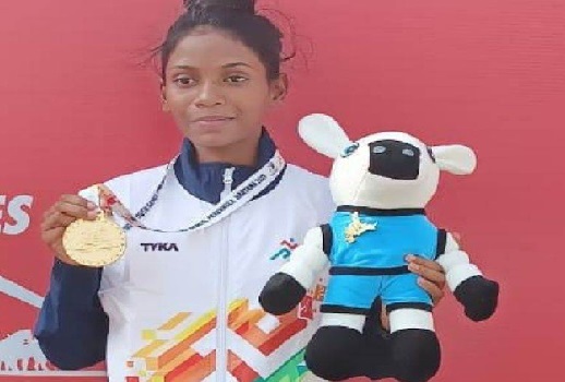 सीएम हेमंत ने लिया संज्ञान, अब सुप्रीति दौड़ सकेगी ट्रैक पर- परिवार को सरकार ने सौंपी डेढ़ लाख की सम्मान राशि