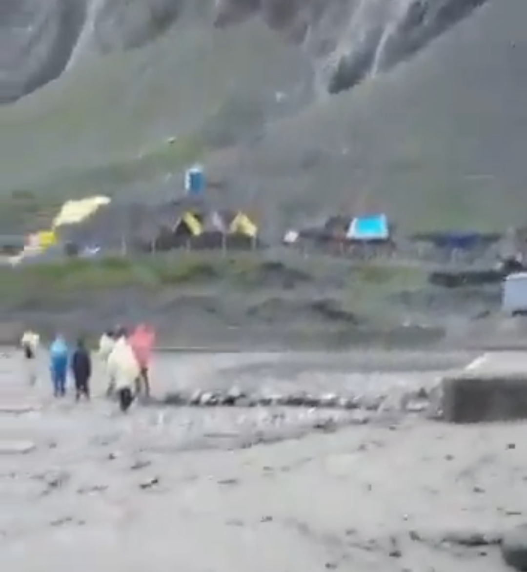 अमरनाथ गुफा के पास बादल फटने से 13 लोगों की मौत, कई घायल