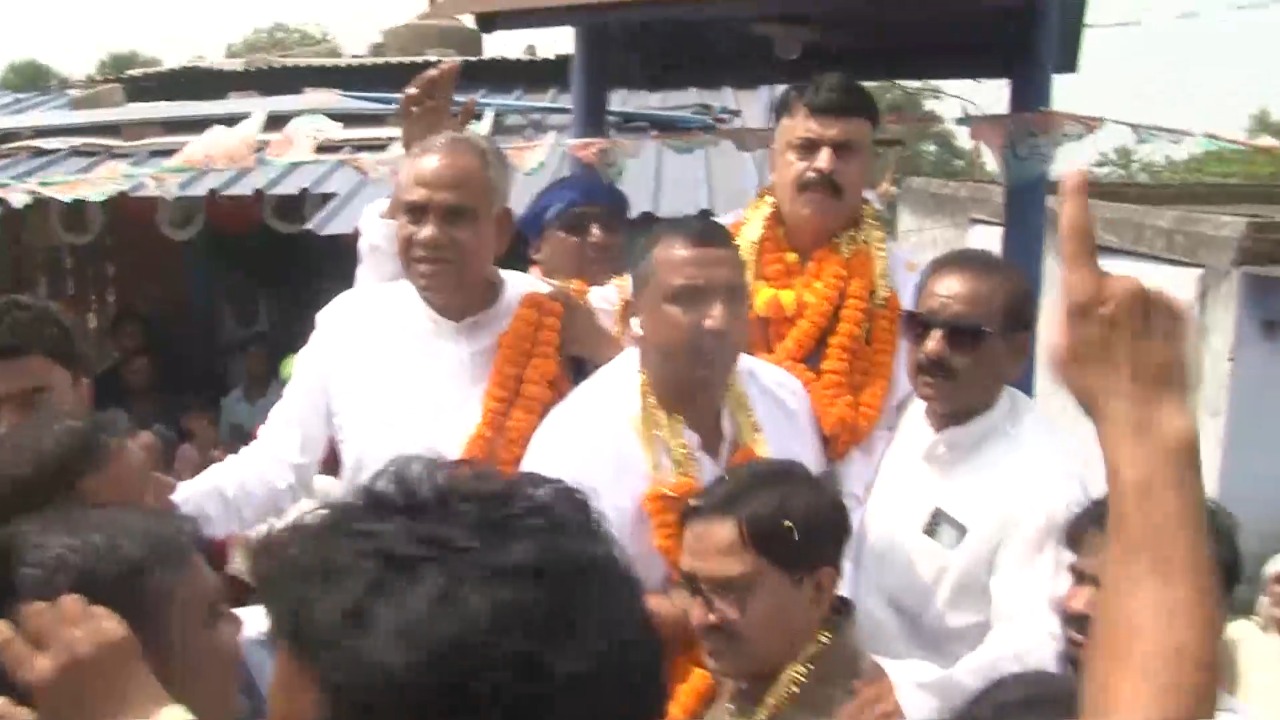 टिकट की आस में कांग्रेसियों ने प्रदेश अध्यक्ष के स्वागत में नहीं छोड़ी कोई कसर, रैली से फेल हो गया ट्रैफिक व्यवस्था