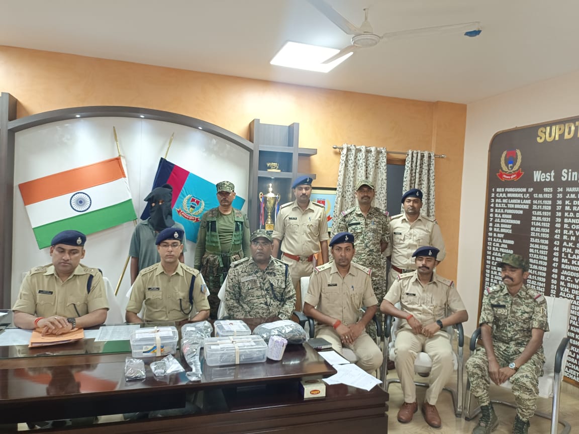 दो लाख का इनामी नक्सली गिरफ्तार, एके47 और 38 जिंदा गोली भी बरामद