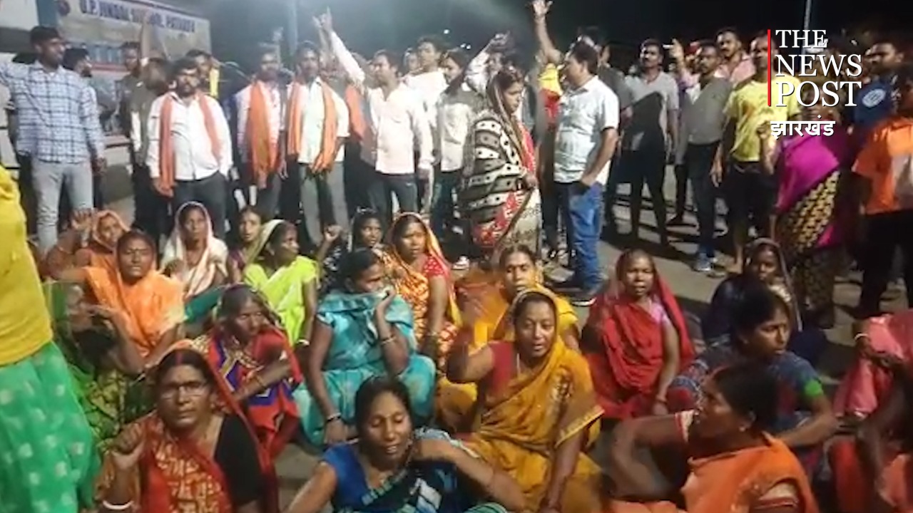 ट्रेलर की चपेट में आने से युवक की मौ'त, परिजनों ने घंटों किया जिंदल स्टील का गेट जाम