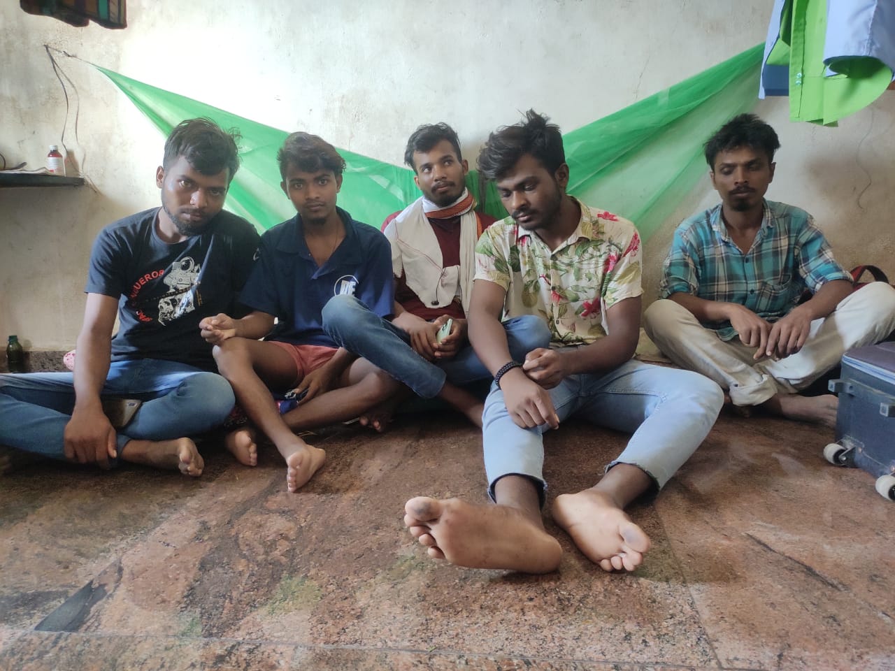 झारखंड के पांच नौजवान मजदूरी करने गए तमिलनाडु, ठेकेदार के चंगुल में फंसे, जानिए क्या है पूरा मामला