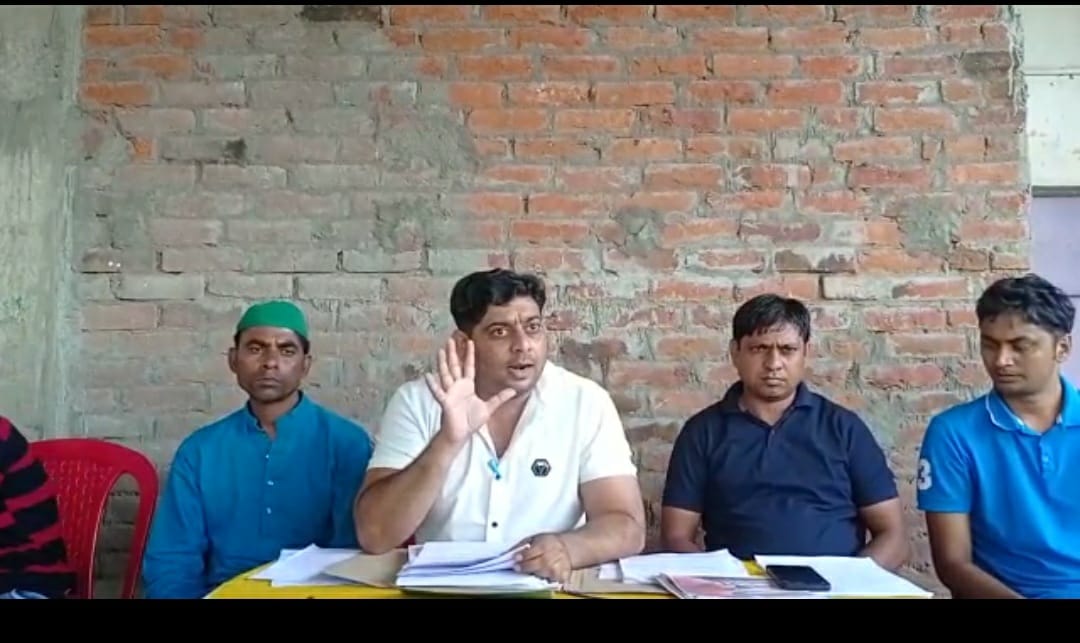 'जोड़ा पोखर थाना पर अपराधियों को साथ देने का महिला ने लगाया आरोप, कहा-मेरी ह'त्या का इंतजार कर रहे हैं थाना प्रभारी'