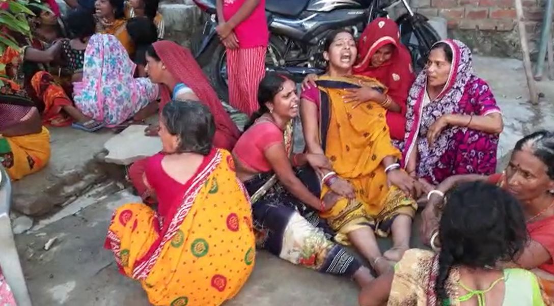 रात सोए मां-बेटे, सुबह मिली र'क्तरंजित ला'श- जानिये क्या है मामला