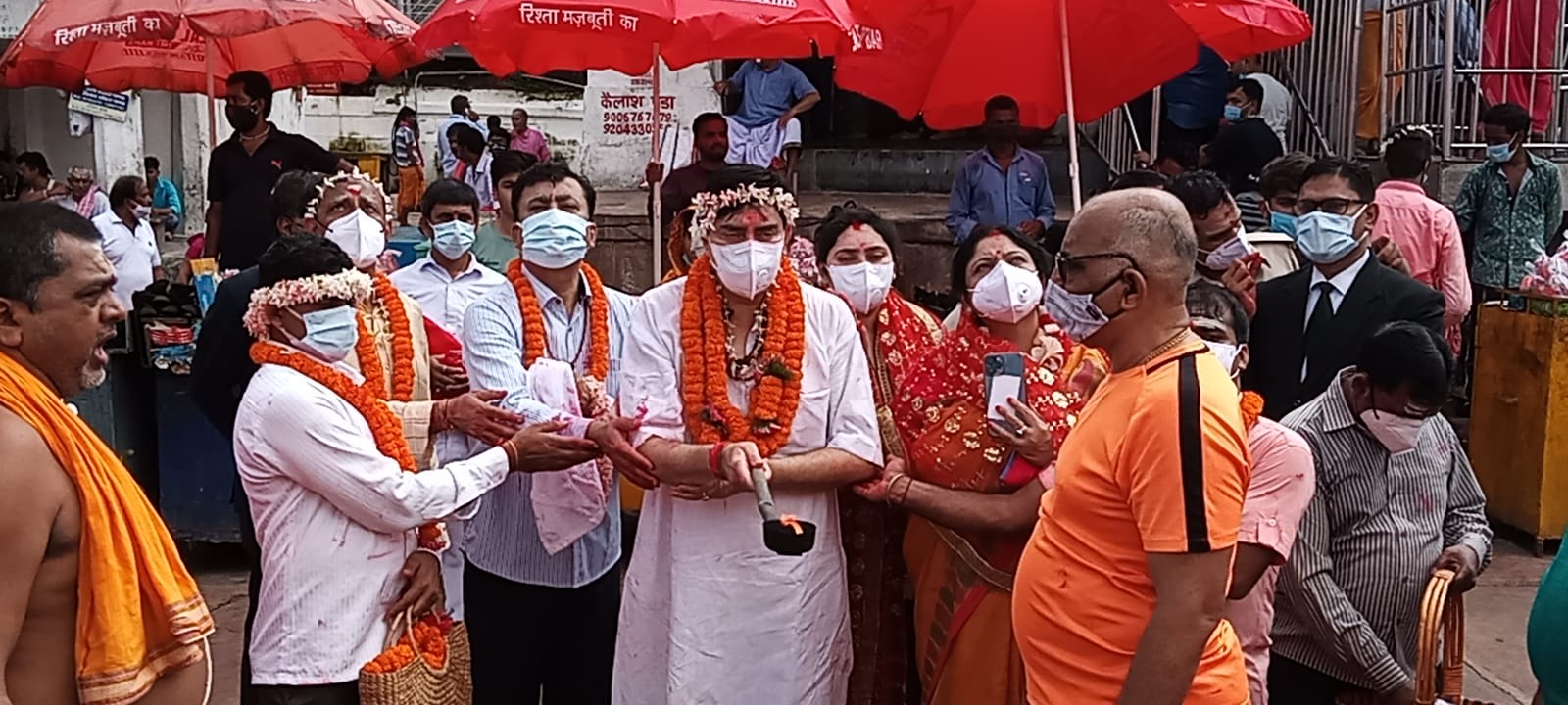 बाबा बैधनाथ के दरबार में पहुंचे चीफ जस्टिस, माता पार्वती और बाबा के गठबंधन पूजा में पत्नी के साथ हुए शामिल