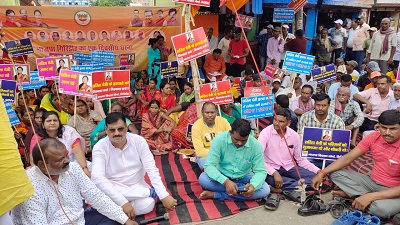 गिरिडीह : ह'त्याकांड के लगभग डेढ़ महीने बाद भी ह'त्यारे की गिरफ्तारी नहीं होने से नाराज किसान सड़क पर उतरे