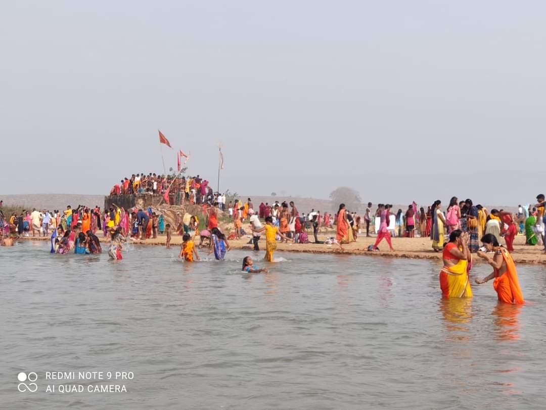 दसशीशानाथ धाम में श्रद्धालुओं की उमड़ी भीड़, जानिए क्या हैं खास मान्यताएं  