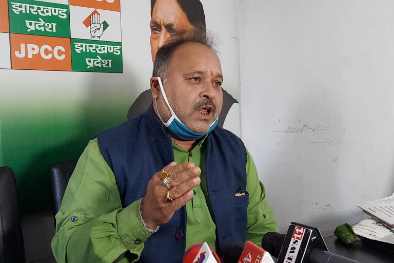 एक ओर युवाओं के पास नौकरी नहीं, दूसरी तरफ बढ़ती महंगाई :  राकेश सिन्हा