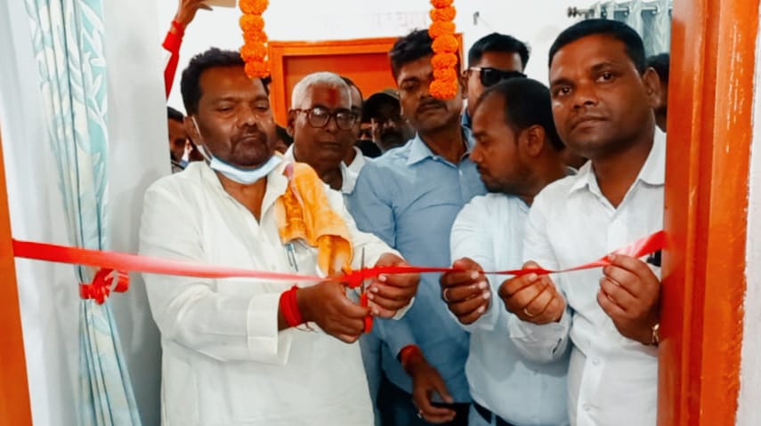 शिक्षा मंत्री पहुंचे डुमरी, जन समस्या के समाधान के लिए अधिकारियों को दिये निर्देश