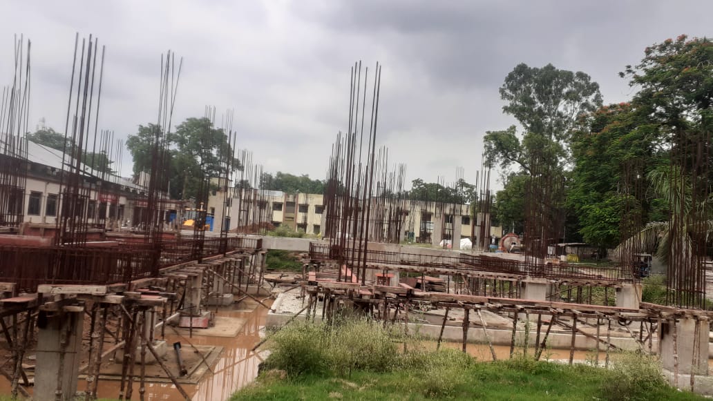 CHAIBASA: चार सालों से अधूरा पड़ा है मेडिकल कॉलेज भवन का निर्माण, कारण जान आप भी रह जाएंगे दंग