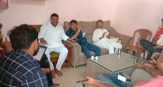 भागलपुर के मेयर और जिला परिषद के घर हुई चोरी, छह ताले तोड़ लाखों का सामान ले उड़े चोर