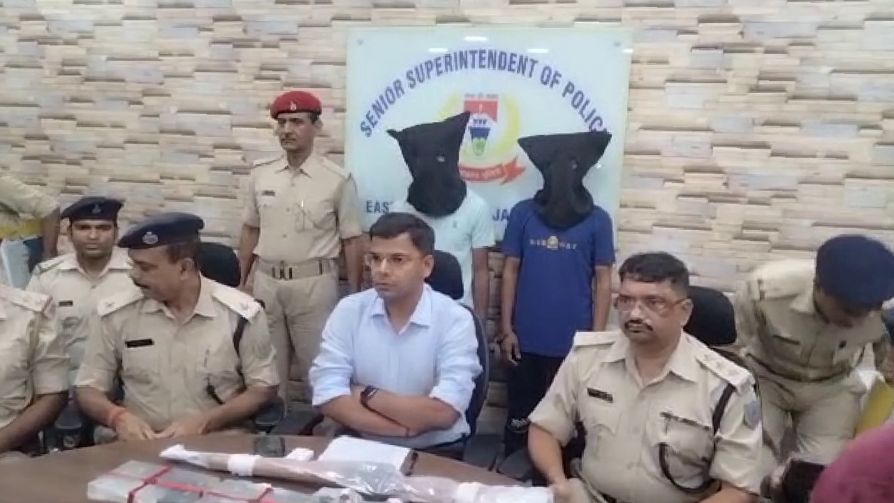 कांग्रेस नेता पर फाय'रिंग करने के मुख्य आरोपी के घर पुलिस का छापा, मौके से सलमान फरार, दो साथी गिरफ्तार