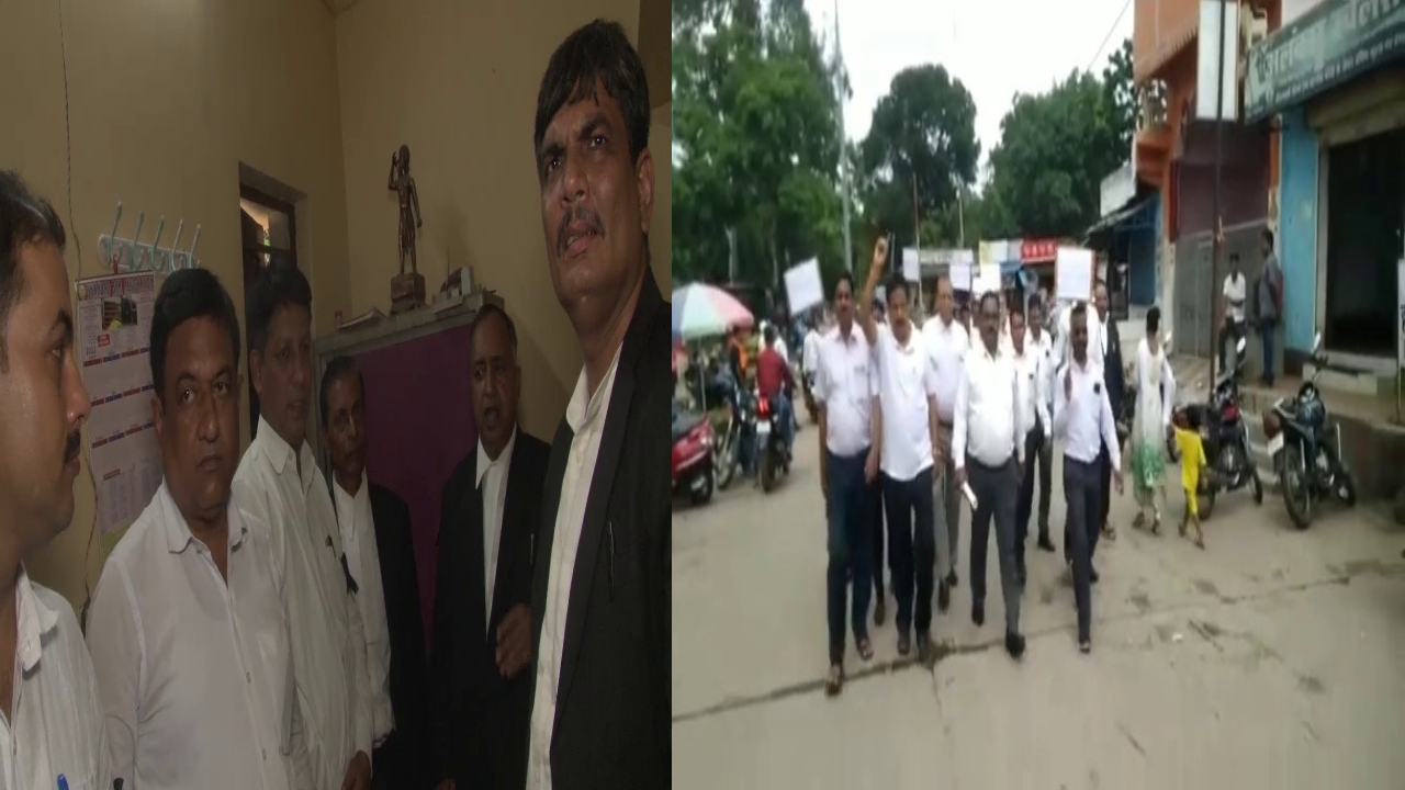 राज्यभर में वकीलों ने किया कार्य बहिष्कार, काला बिल्ला लगाकर कोर्ट फीस वृद्धि का किया विरोध  