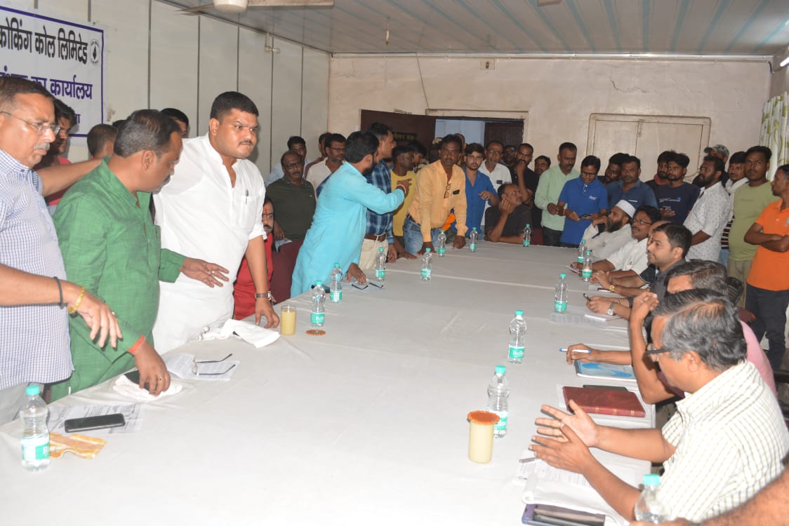 झरिया की कांग्रेस  विधायक के देवर पर लग सकता है Persona non grata ....!, जानिये पूरा मामला