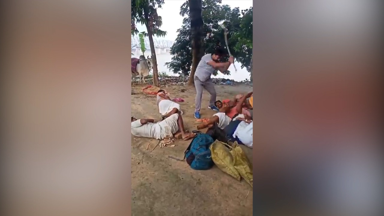 साधुओं के भेष में घूम रहे मुस्लिम युवकों की पिटाई का मामला: धार्मिक उन्माद फैलाने के आरोप में बजरंग दल कार्यकर्ताओं पर केस दर्ज