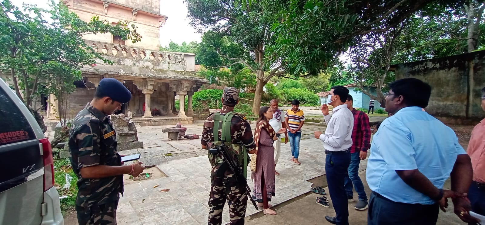 जिला डीसी ने नवरत्नगढ़ किले का किया दौरा, अधिकारियों को किले को और बेहतरीन बनाने का दिया निर्देश