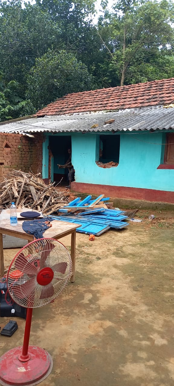 मुफस्सिल थाना के चौकीदार शब्बीर अंसारी हत्याकांड मामले में एक फरार आरोपी के घर पुलिस ने की कुर्की..