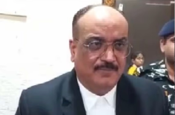 अधिवक्ता राजीव कुमार 6 दिनों की पुलिस रिमांड पर, रांची कोर्ट में वकीलों ने नहीं किया काम