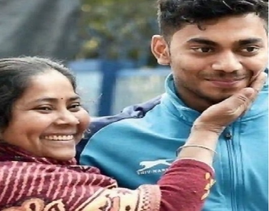 राष्ट्रमंडल खेल: गोल्डन बॉय अचिंत्य शेउली के जीवन की कहानी को जानने की है जरुरत, मुफलिसी में बीता बचपन