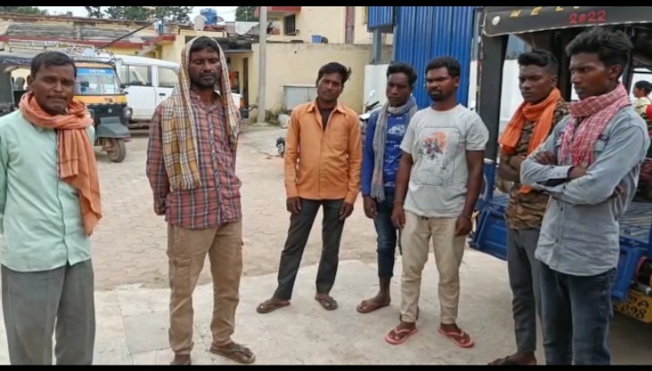 खेत से जब घर लौटा पति तो कुल्हाड़ी लेकर खड़ी मिली पत्नी, उसके बाद जो हुआ आप कल्पना नहीं कर सकते