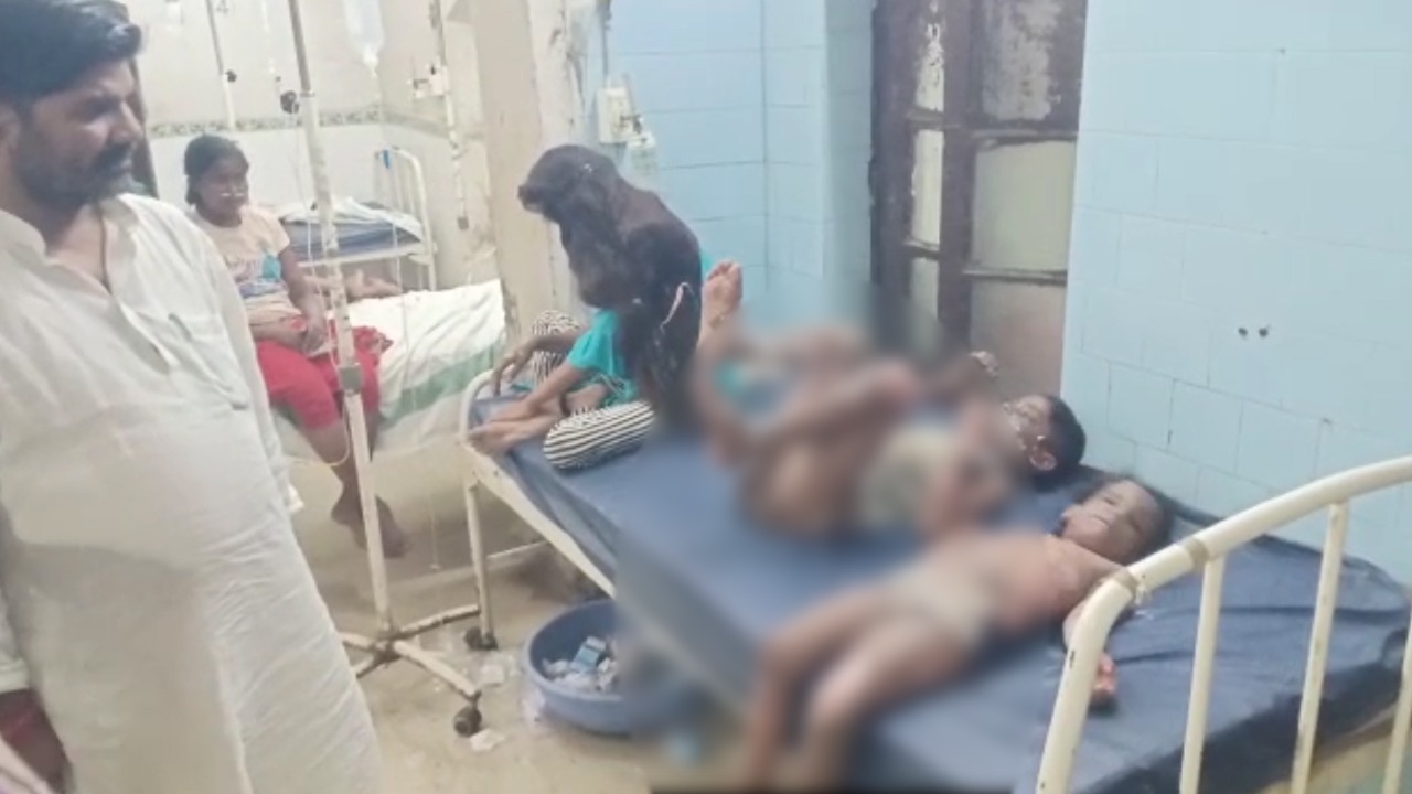 अचानक घर से रात में उठने लगा धुआं, देखते-देखते आग की लपटों ने घेर लिया- जानिये फिर कैसे चली गई कई जा'न