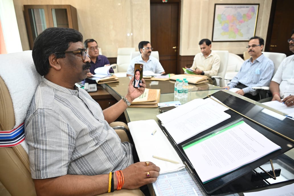 राष्ट्रमंडल खेलों में गोल्ड दिलाने वाली बेटियों से सीएम ने फोन पर की बात, जानिये क्या कहा 