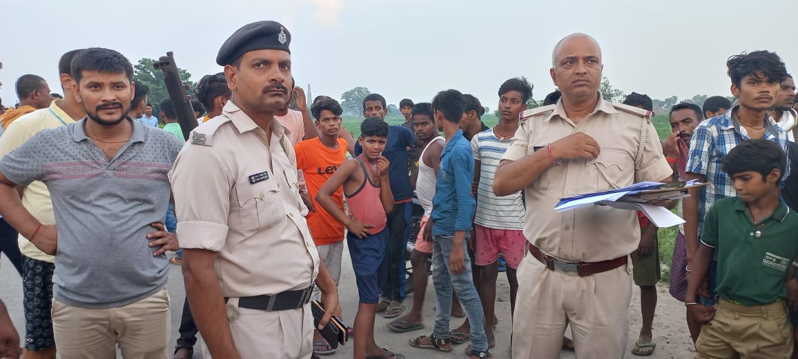 सड़क हादसे में सीआरपीएफ सब इंस्पेक्टर की मौ'त, दो घायल