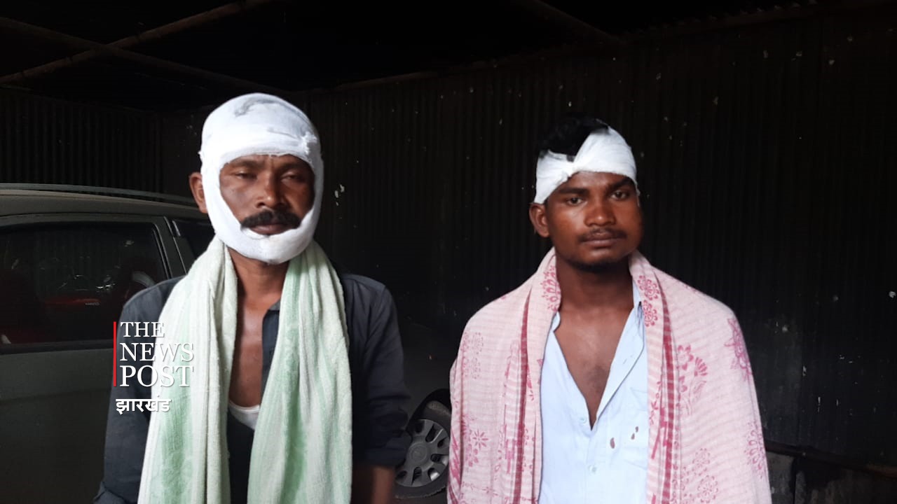 आपसी रंजिश में युवक की हत्या, दो घायल, विरोध में ग्रामीणों ने किया प्रदर्शन