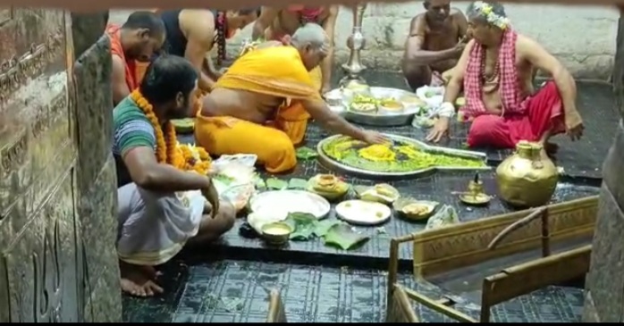 बाबा बैद्यनाथ ज्योर्तिलिंग पर चढ़ने वाला जल कैसे बन जाता है अमृत , जानिए इस खबर में