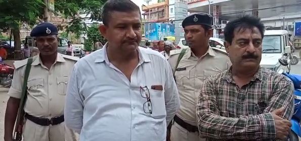 भागलपुर: जिला शिक्षा पदाधिकारी के क्लर्क को निगरानी टीम ने घूस लेते रंगे हाथों धर दबोचा