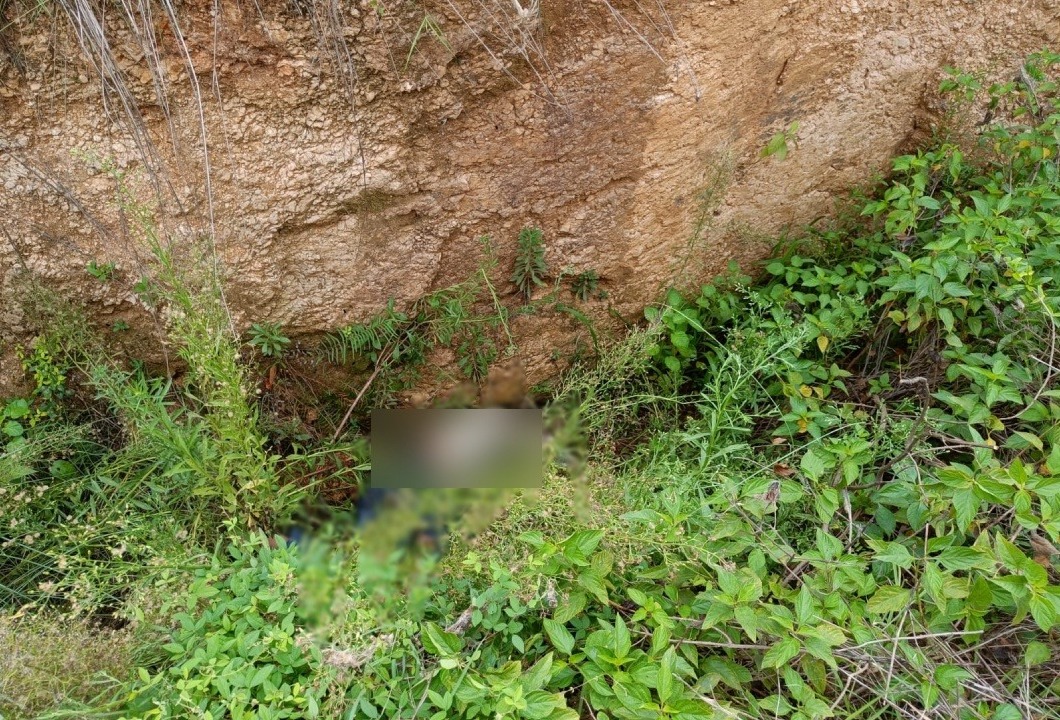 महुआटांड़ में मिला अज्ञात युवक का शव, जांच में जुटी पुलिस