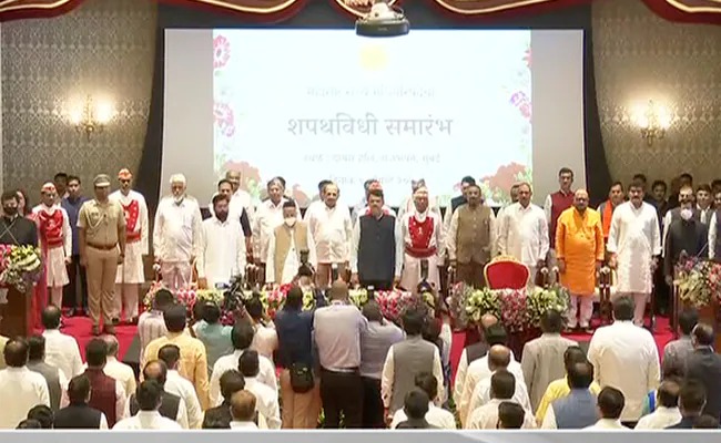 महाराष्ट्र में नए मंत्रिमंडल का हुआ विस्तार, जानिए किसने ली मंत्रीपद की शपथ  