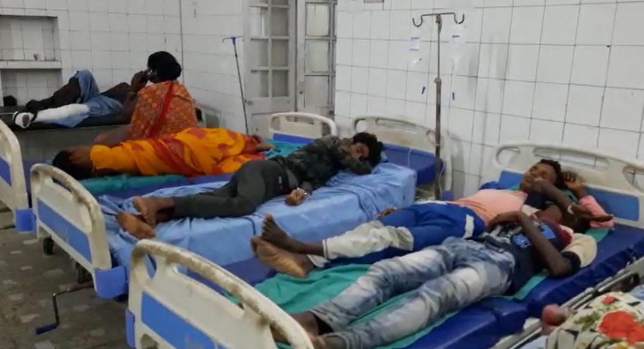 रोहतास:समोसा खाने से 60 से अधिक लोगों की बिगड़ी तबीयत, अस्पताल में भर्ती 