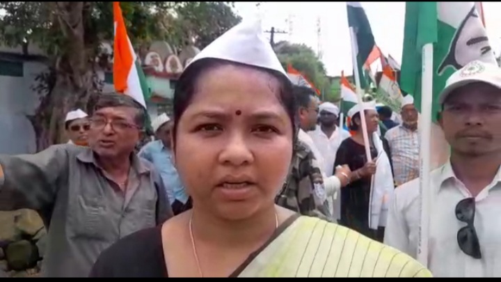 कोल्हान में गीता और मधु कोड़ा के नेतृत्व में निकली गौरव यात्रा, गांव-गांव में आजादी का दिया संदेश