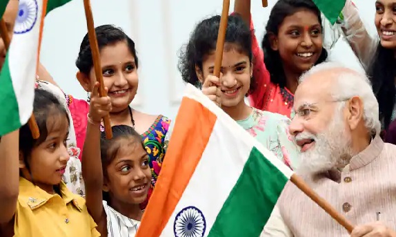 Har Ghar Tiranga : Bollywood से लेकर क्रिकेटर्स ने बदले DP, देखें पूरी लिस्ट