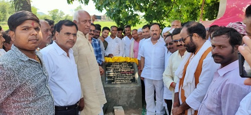 9 किमी लंबी दो सड़क का विधायक ने किया शिलांयास,  एजेंसी को गुणवत्ता से समझौता नहीं करने की दी हिदायत