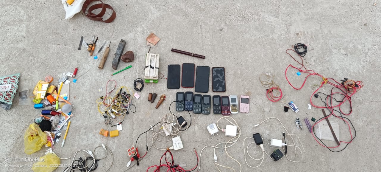 DHANBAD- बाल सुधार गृह में छापेमारी, जानें मिला क्या क्या 