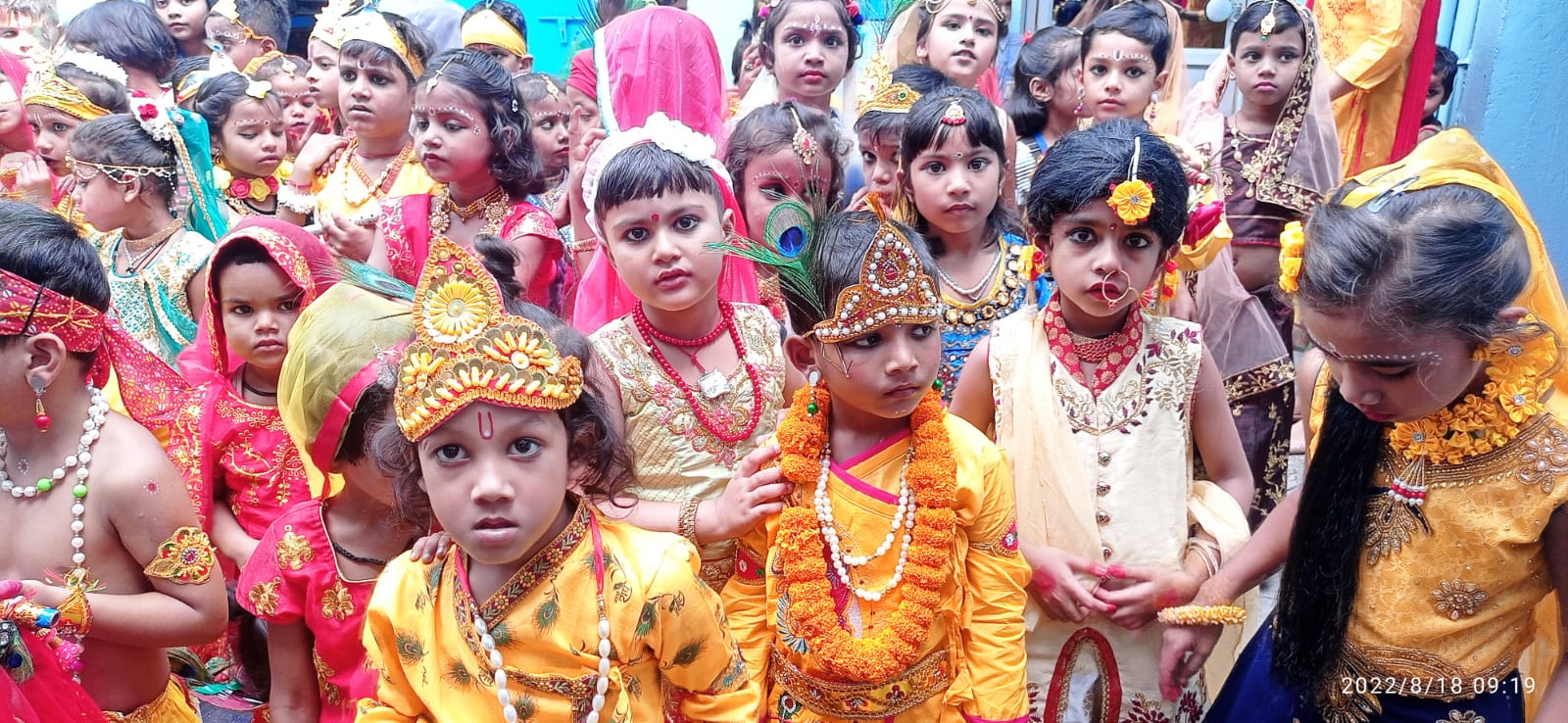 बच्चों के नटखट रूप ने खूब बटोरीं तालियां, मिली प्रशंसा  