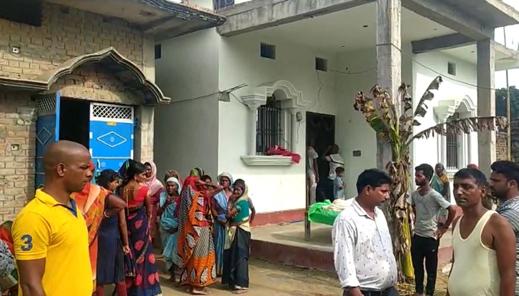 मुखबिरी के आरोप में शराब माफियाओं ने 8 लोगों पर किया जानलेवा हमला, एक महिला की मौत, 7 घायल